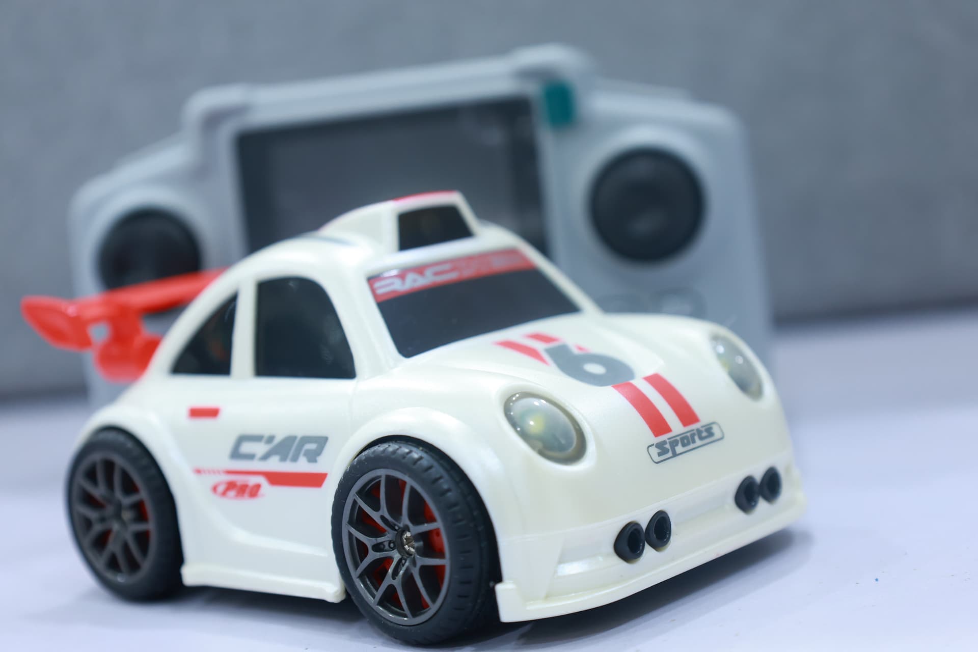 ToysBeyond C'AR PRO Sports FPV RC Car with Camera — White — view 1