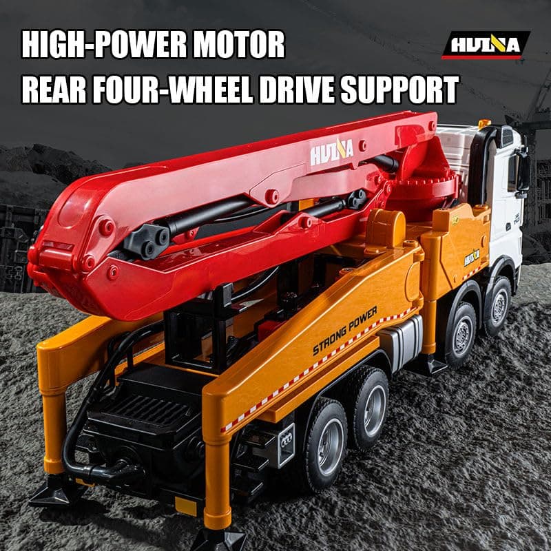 HUINA 1381 1:18 11-Channel RC Concrete Pump Truck — Water Spray — view 2