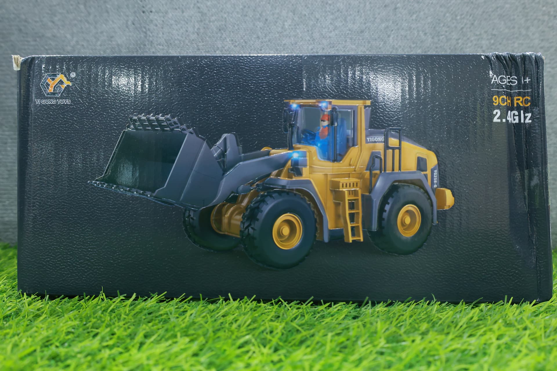 YIGONG 9-Channel RC Alloy Bulldozer / Wheel Loader — 2.4GHz — view 5